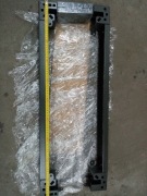 Cokół szafy elektrycznej lub informatycznej.