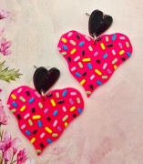 Kolorowe serca serduszka kolczyki akrylowe sztyfty multikolor wiosna lato