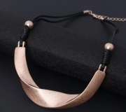 Naszyjnik w stylu etno boho z metalowymi elementami pozłacane + pakowanie