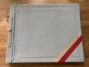 stary album na zdjęcia z czasów PRL 