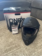 O’Neal 1SRS Helmet Solid Black rozmiar M