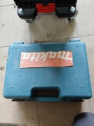 Makita 8281D skrzynka narzędziowa + akumulatory 14,4v + ładowarka 