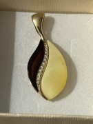 Zawieszka srebro pozłocone 925 z muszla i bursztunen