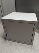 Szafka metalowa mała na dokumenty, segregatory RODO biurowa na klucz 