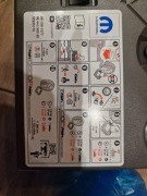 Kompresor samochodowy 12V Mopar – zestaw naprawczy do opon+uszczelniacz 