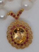 Perłowy naszyjnik z naturalnym cytrusem oprawionym w 925 pozłacane srebro