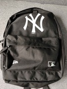 Nowy czarny plecak New Era MLB wysokość 43cm i pojemność 17l