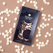 Rzemieślnicza Biała Czekolada z Oreo i Chrupiącymi Kuleczkami Baumgart