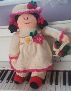 Śliczna dzianinowa lalka 