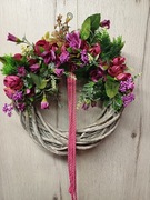 Wiosenny  wianek na drzwi  