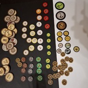 Obudowy dotyczą wszystkich żetonów z gry Robinson Crusoe