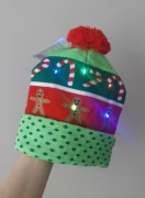 Czapka świąteczna pompon z świecąca lampkami LED roz. 56-58