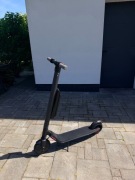 Hulajnoga elektryczna Ninebot kickscooter es1 niski przebieg
