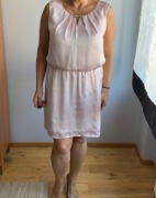 Różowa perłowa prosta sukienka Montego 44