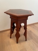 Stolik w stylu orientalnym