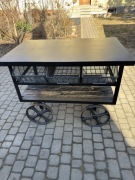 Industrialny wózek / stolik na kółkach – styl loft