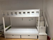 Łóżko piętrowe dziecięce z materacami