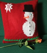 Poszewka na poduszkę zrobiona na drutach 40 x 40 cm