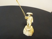 Bakelitowa stara chińska figurka rybak