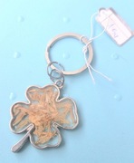 Brelok breloczek z żywicy koniczyna