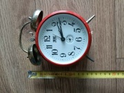 Stary zegar budzik nakręcany mechaniczny PRL DDR 