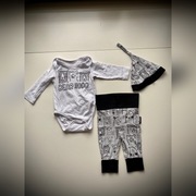 Komplet body, spodenki i czapeczka - reserved