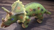 Dinozaur Triceratops gumowy