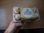 Praliny Ferrero Rocher 200 g data ważności 25.06.2026