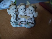 Aniołki figurka fajans