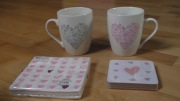 Zestaw na walentynki kubki, podkładki, serwetki