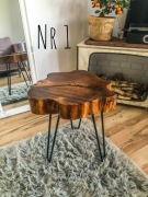 Stolik kawowy z plastra akacji i żywicy