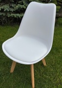 Krzesła MIADOMODO 2szt białe nowe 