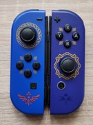 Dwa Joy-Con y Zelda Skyward Sword HD Edition