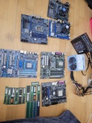 Pakiet 6 płyt głównych, pamięci RAM oraz zasilacze (Thermaltake, Chieftec)