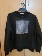 Unikatowa czarna bluza z oryginalną grafiką