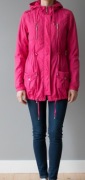 Sportowa Kurtka przeciwdeszczowa, wiatrówka. Różowa kurtka