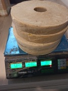 Wosk pszczeli z własnej pasieki