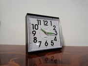 Analogowy budzik zegarek na baterie