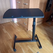Stolik pod laptopa na kółkach regulowany biurko 