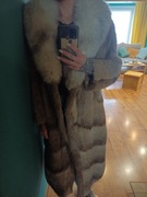 Futro z nutrii z kołnierzem z lisa 