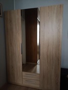 Szafa 3 - drzwiowa z lustrem.