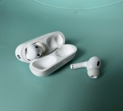 Apple AirPods Pro 2 USB-C (2024) – oryginalne, w bardzo dobrym stanie.