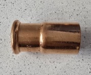 Redukcja miedziana zaciskana 35 x 28 mm – system M