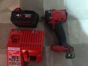 Milwaukee M18 FIW2F12 klucz udarowy 1 x aku ładowarka