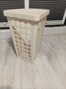 Sprzedam kosz na pranie 