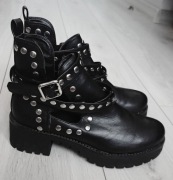 DeeZee  czarne buty r 40