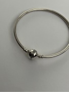 Pandora bransoletka bangle MOM rozmiar 19