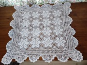 Szydełkowy obrusik 80x80