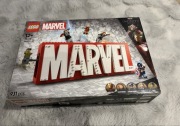 LEGO 76313 logo Marvel z minifigurkami