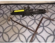 Lewarek podnośnik samochodowy toyota 